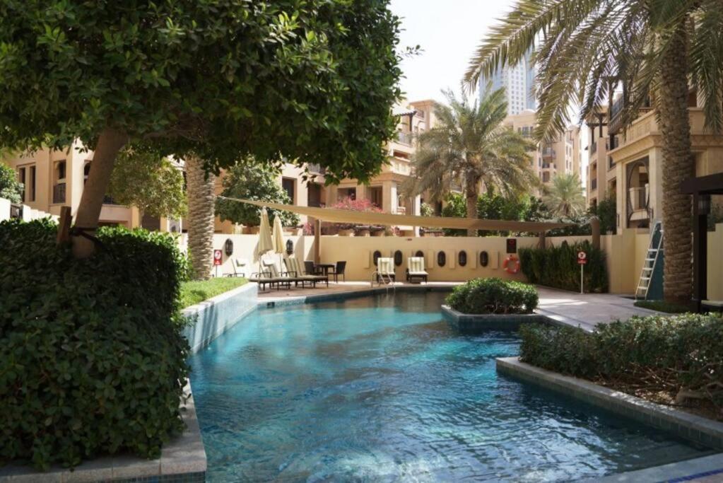 Brand New Furniture . Close To Dubai Mall. Екстериор снимка