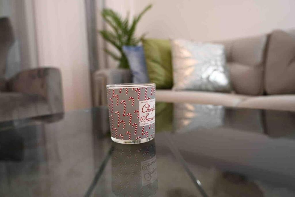 Brand New Furniture . Close To Dubai Mall. Екстериор снимка