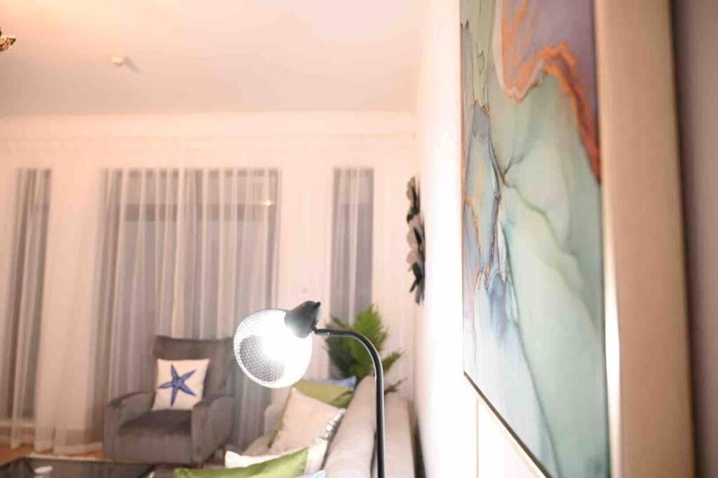 Brand New Furniture . Close To Dubai Mall. Екстериор снимка