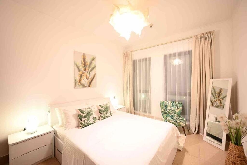 Brand New Furniture . Close To Dubai Mall. Екстериор снимка