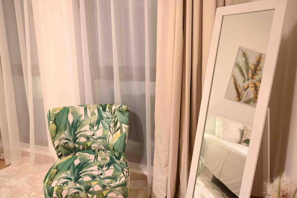 Brand New Furniture . Close To Dubai Mall. Екстериор снимка