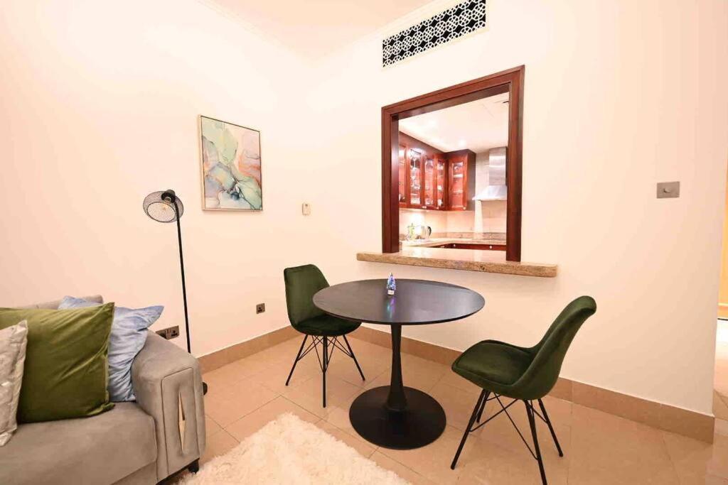 Brand New Furniture . Close To Dubai Mall. Екстериор снимка