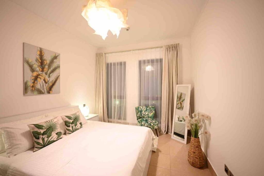 Brand New Furniture . Close To Dubai Mall. Екстериор снимка