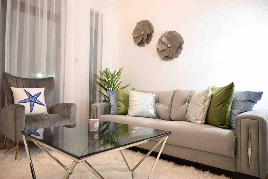 Brand New Furniture . Close To Dubai Mall. Екстериор снимка