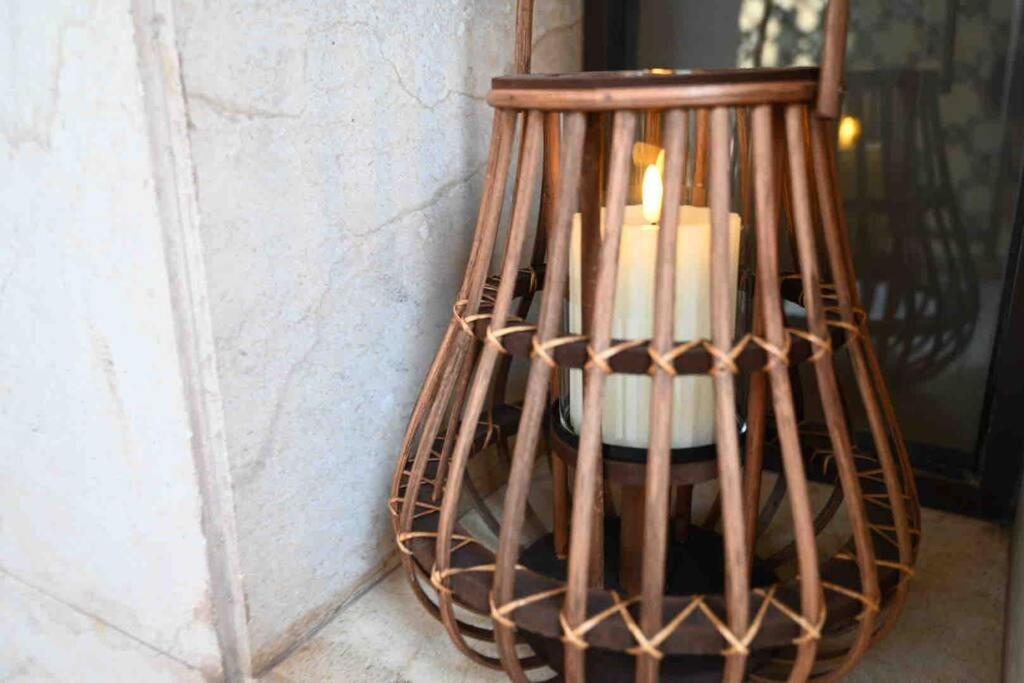 Brand New Furniture . Close To Dubai Mall. Екстериор снимка