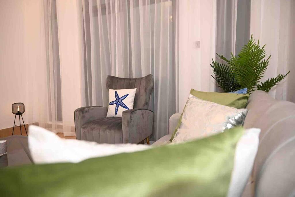 Brand New Furniture . Close To Dubai Mall. Екстериор снимка