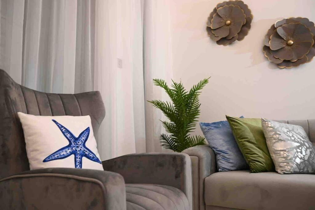 Brand New Furniture . Close To Dubai Mall. Екстериор снимка